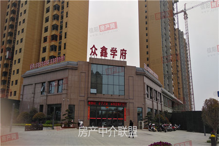 城南荆善安居3室2厅1卫96.06m2急售，户型好客厅挂东窗